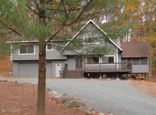 107 Cottonwood Dr, Hawley, PA