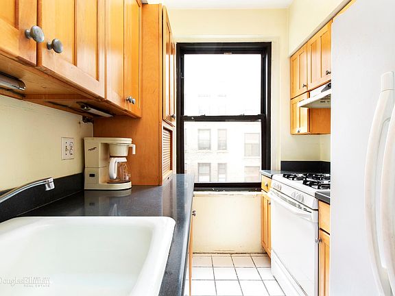 4th image of 110 W 86th St #15D15E
