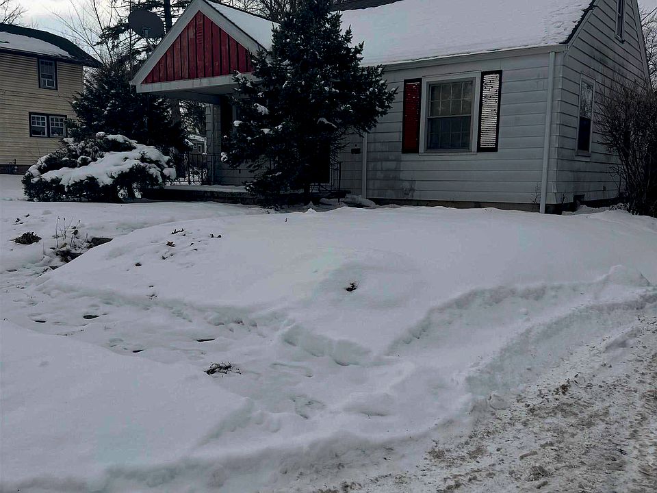 2nd image of 3920 Smith St