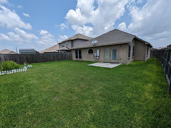 3rd image of 7209 Lands End Dr