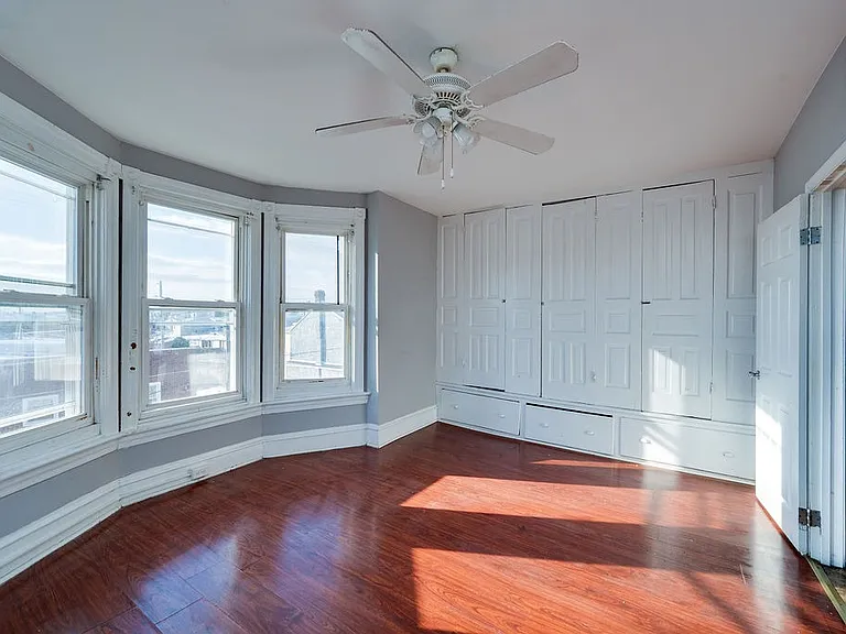 417 W Oley St #5 — Photo 4