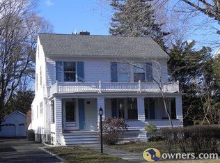 72 Oldfield Rd, Fairfield, CT 06824