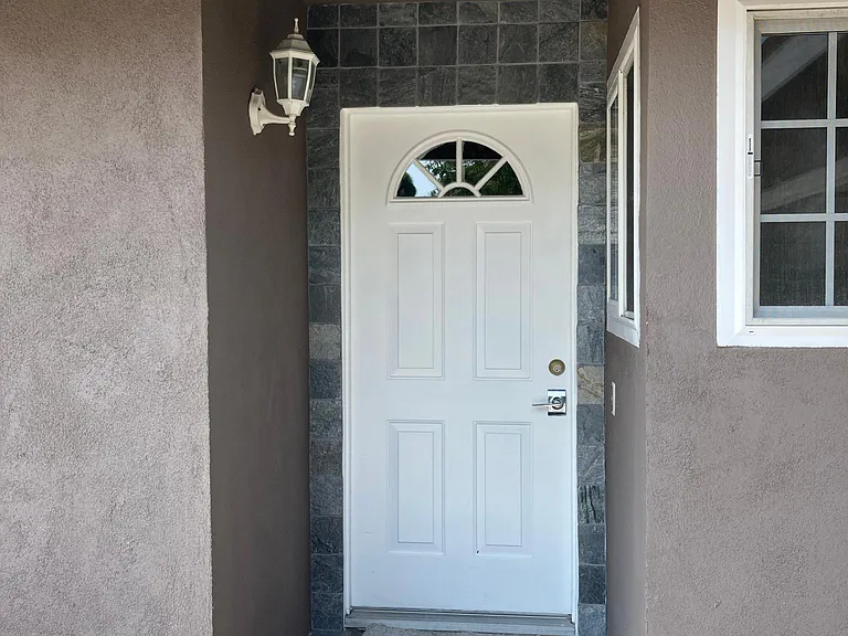 6811 Oxford Dr — Photo 11