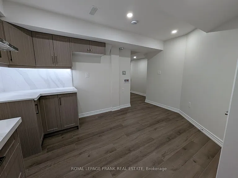 41 Morley Cres #BASEMENT — Photo 4