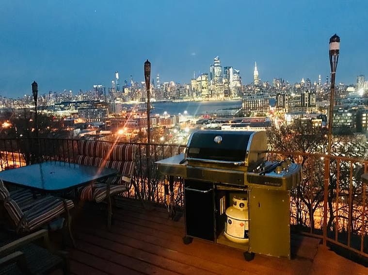 1st image of 812 Palisade Ave #4
