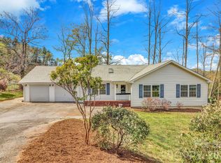 214 Lone Laurel Trl, Hendersonville, NC 28792