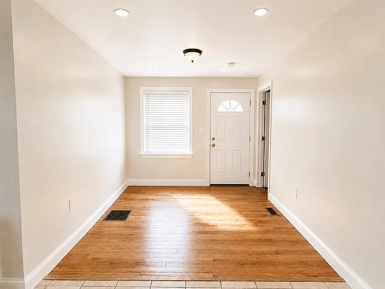 1173 Sea St #1 — Photo 5