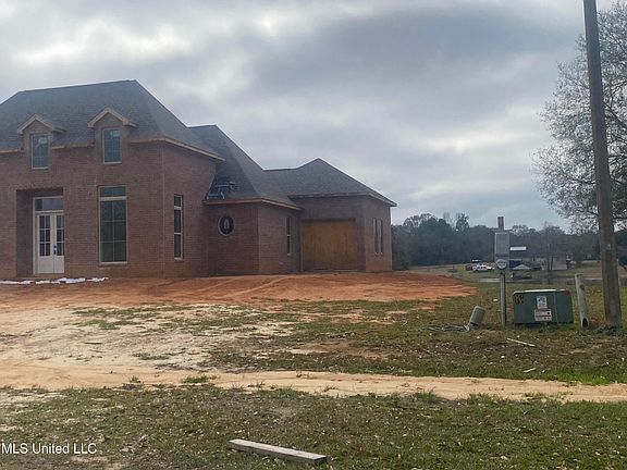 4th image of 46 Long Lake