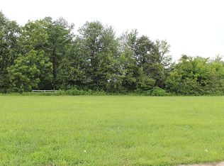 2 Belle Meade Dr, Murray, KY 42071