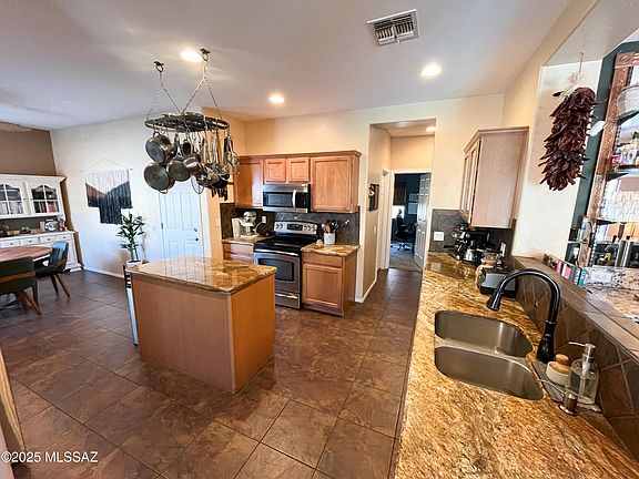 4th image of 971 W Calle Valenciana