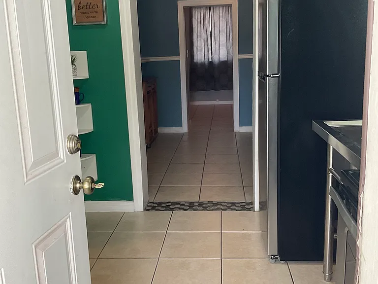 1513 W Rio Vista Ave #B — Photo 3