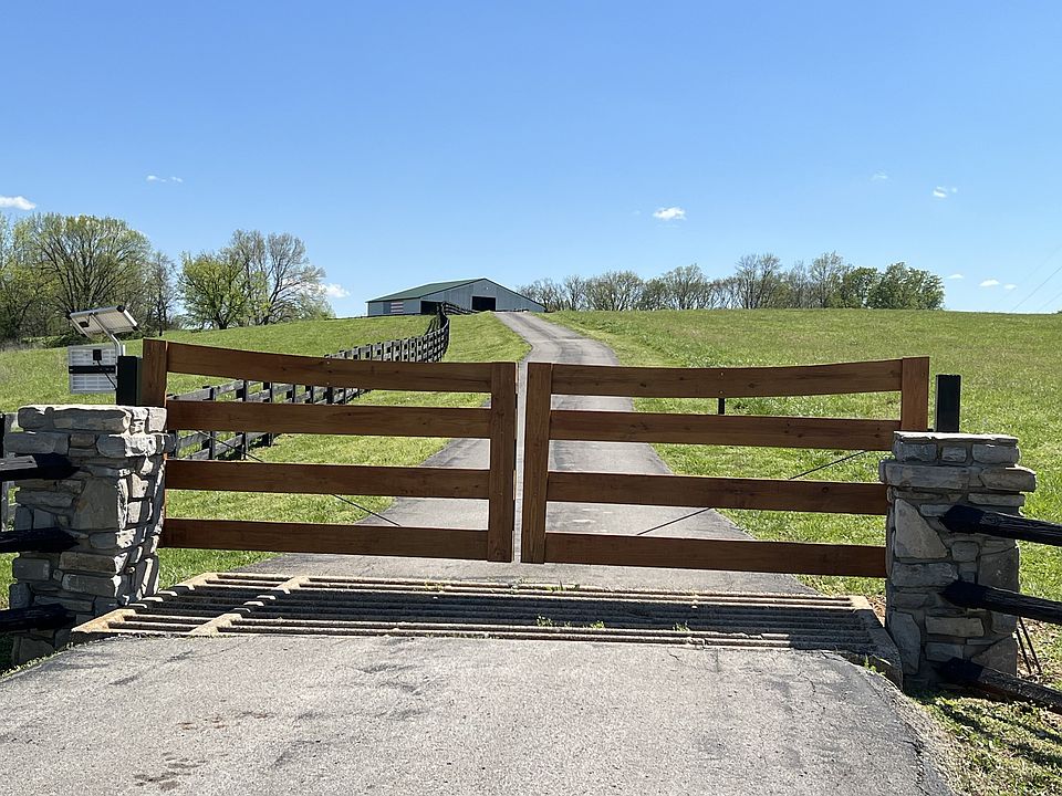 4th image of 2202 Darks Mill Rd