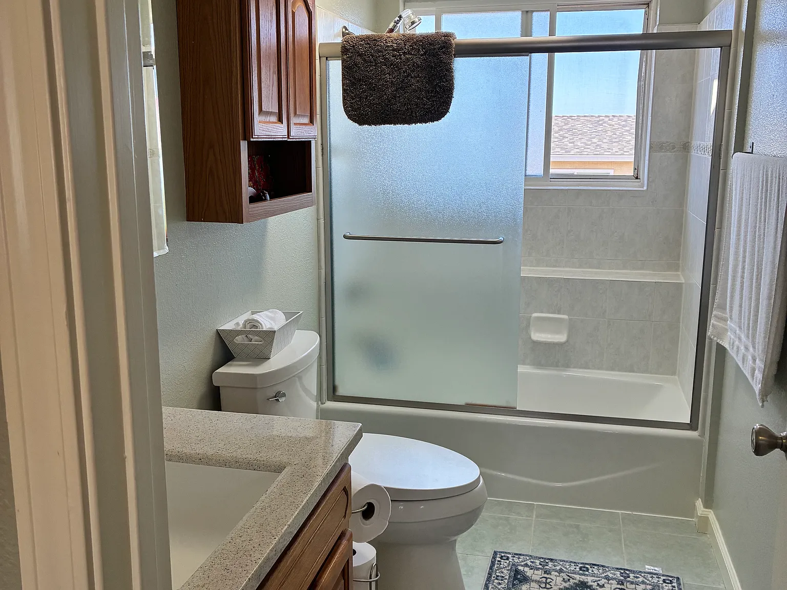 4 bed, 1998 sqft, $1,850 — Photo 3