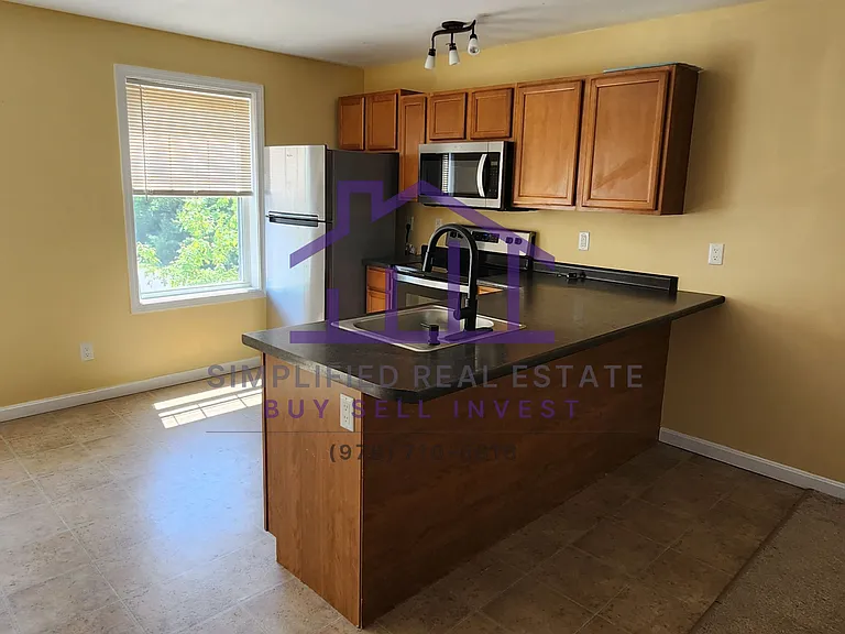 Townsend Ln Townhomes — Photo 5