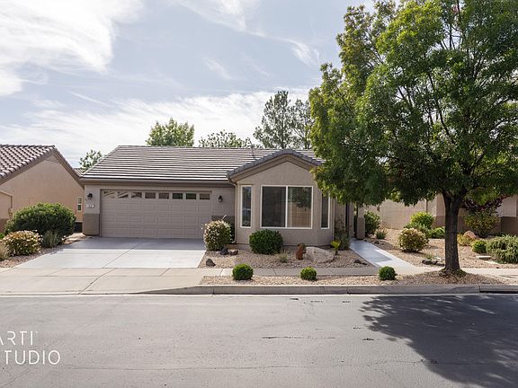3rd image of 1697 W Desert Rose Dr