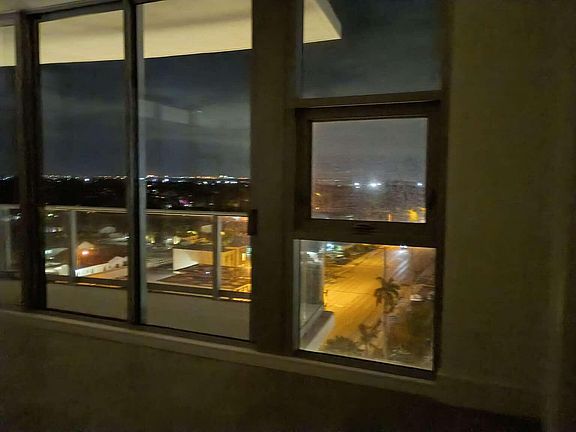 5th image of 220 Lake Shore Dr #823