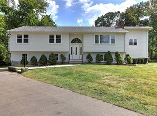 1533 Shepard Ave, Hamden, CT 06518