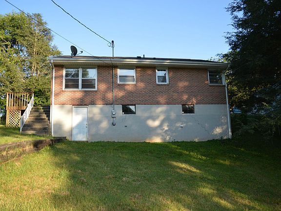 2nd image of 713 8th St