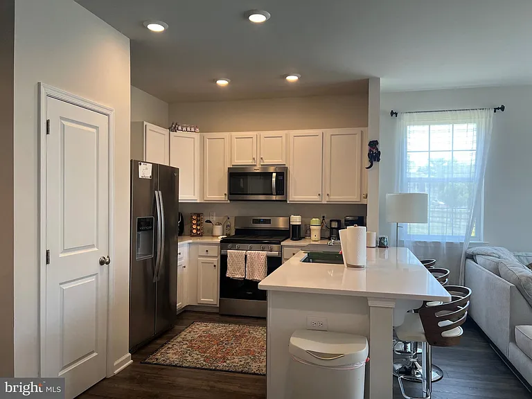 82 Arlotta St — Photo 34