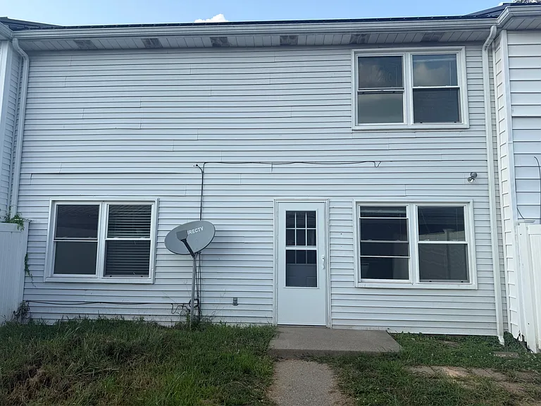 507 Lovers Ln — Photo 12