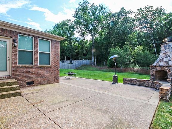 5th image of 1028 Kelsey Glen Dr