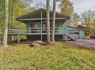 346 Maxatawny Dr, Pocono Lake, PA