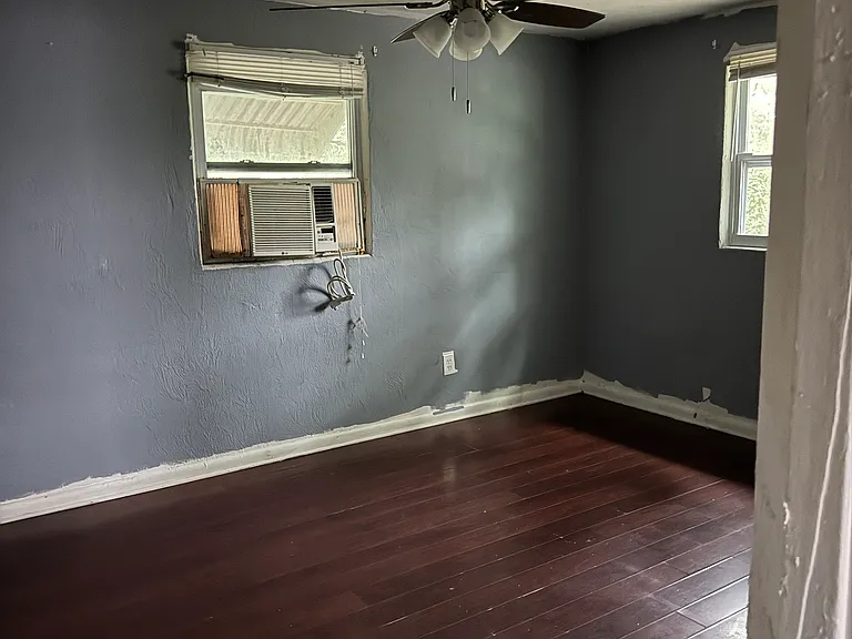 349 N Caroline St #B — Photo 2