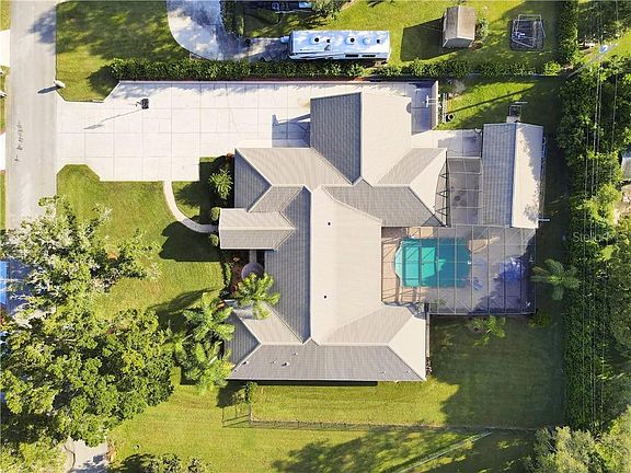 5th image of 4919 Woodmere Dr