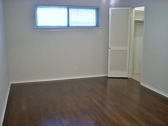 4th image of 11130 Valley Dale Dr #D