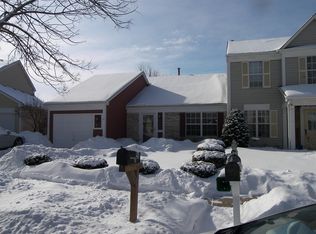 26 Sandhurst Rd, Mundelein, IL 60060