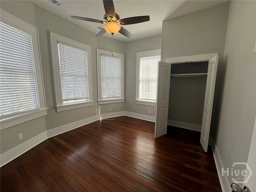 3 bed, 2.0 bath, 1000 sqft, $2,200 — Photo 4