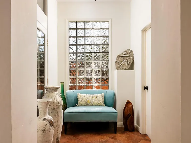618 Gravilla Pl — Photo 12