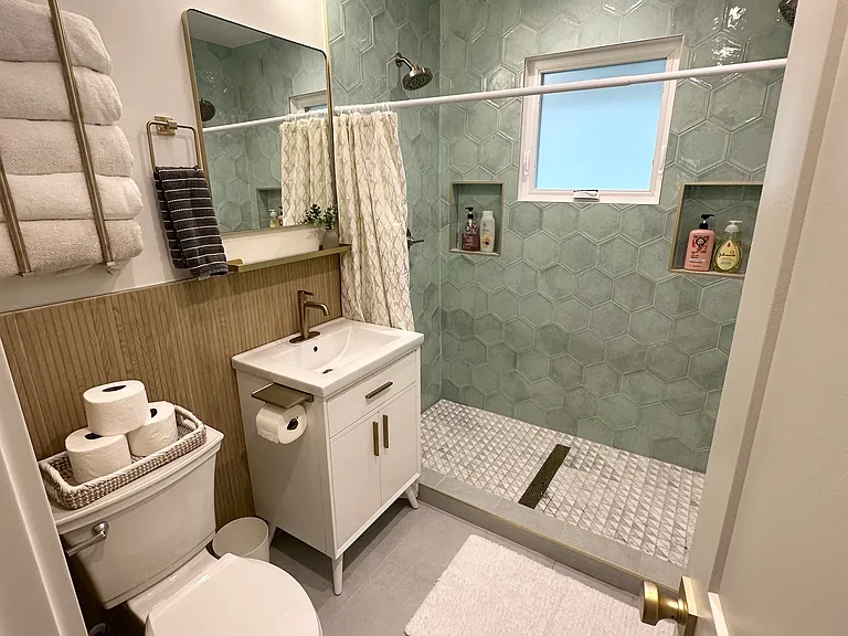 413 E Erie Ave — Photo 19