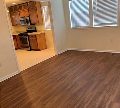 5th image of 4632 Kendall Dr