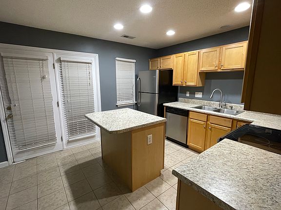 3rd image of 1108 Glory Vine Rd