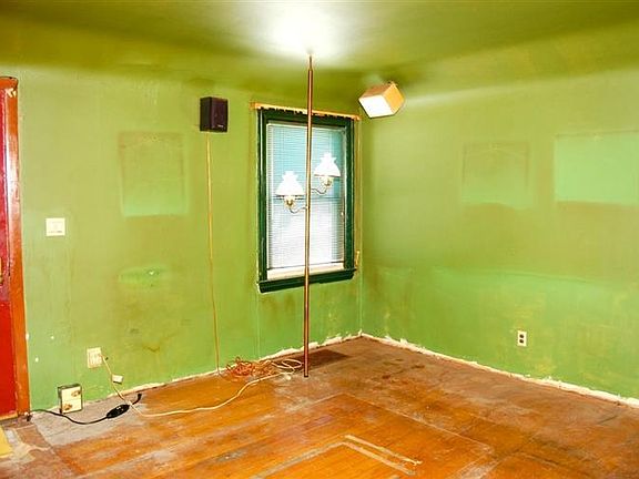2nd image of 2671 Elmwood Ave