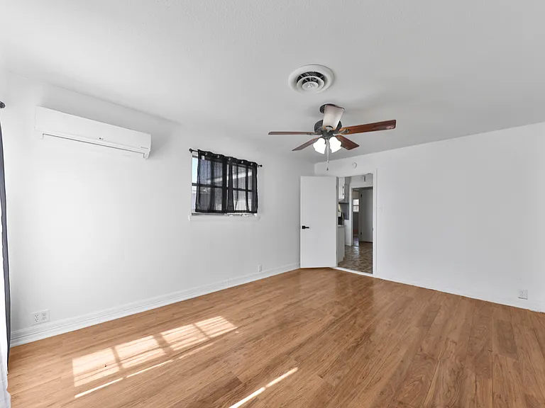 518 Dresden Dr #1 — Photo 9
