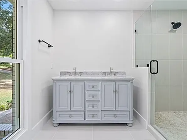 1704 Northgate Dr, Opelika, AL 36801