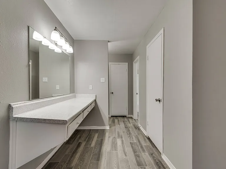 4030 Valley View Ln — Photo 21