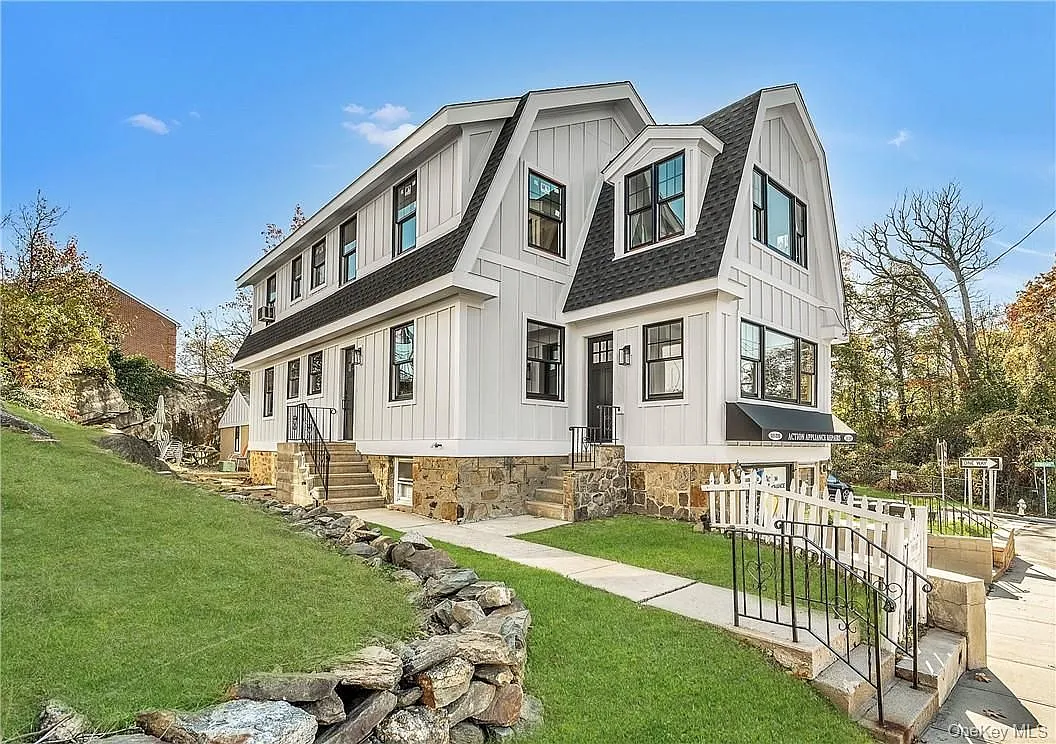3 bed, 1.0 bath, 1243 sqft, $4,500 — Photo 1