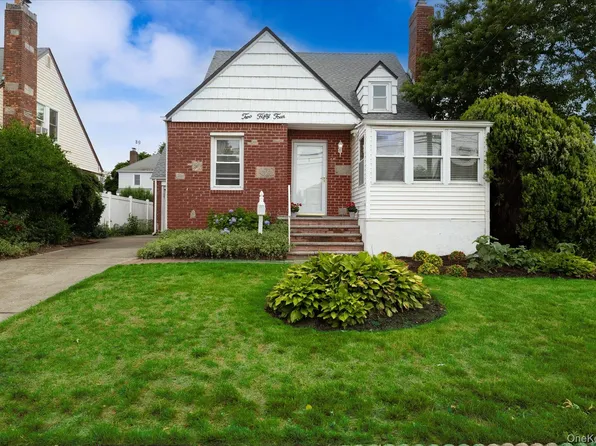 254 Merrifield Avenue, Oceanside, NY 11572