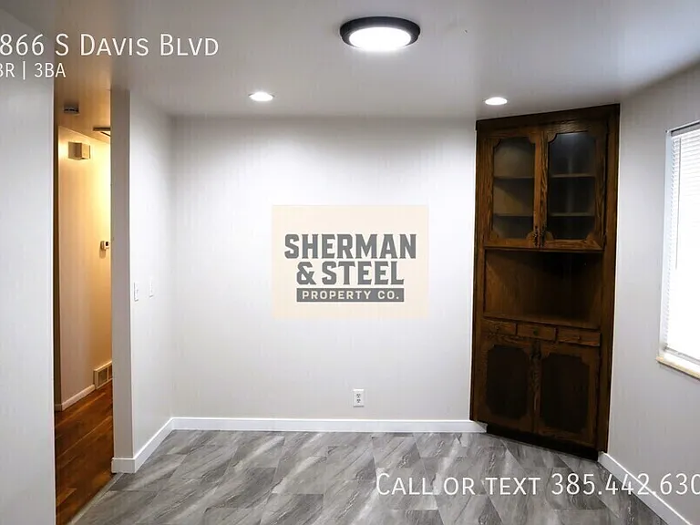 1866 S Davis Blvd — Photo 35
