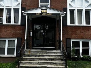 368 E Merrimack St APT 8, Lowell, MA 01852