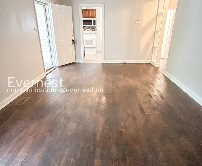 2714 Stratford Dr — Photo 16
