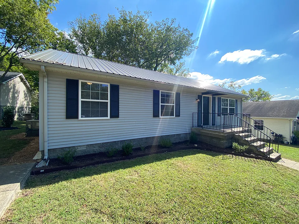 256 Chestnut Ln
