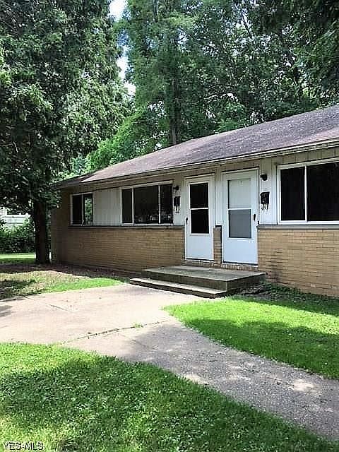 1st image of 1413 & 1415 Seward Ave