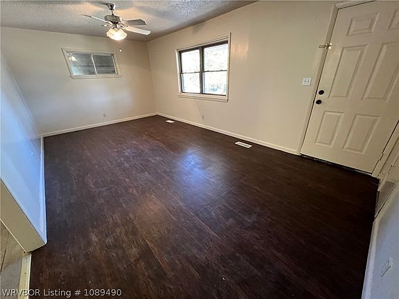 2nd image of 110 Vista Hills Blvd
