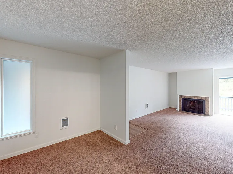 541 Alameda Del Prado #306 — Photo 8