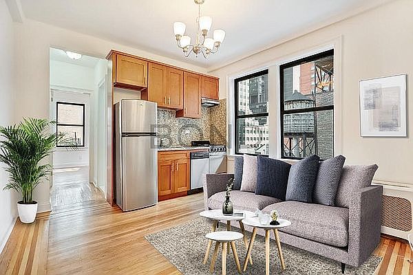 1st image of 245 W 51st St APT 911
