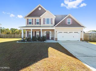 202 Salty Dog Ln, Sneads Ferry, NC 28460